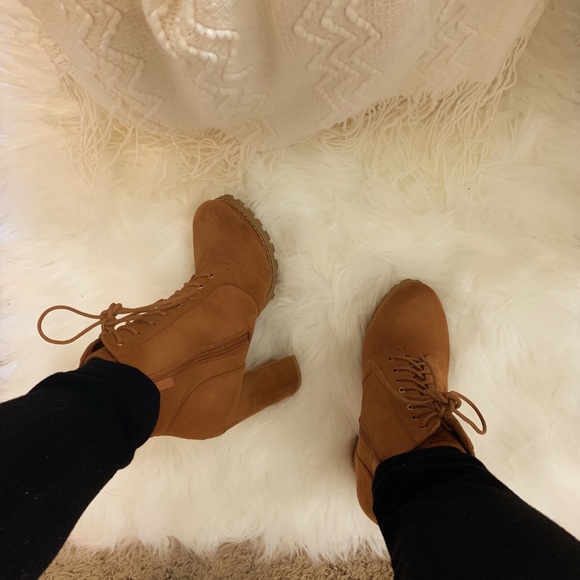 NEW Emma Platform Booties - Picture 5 of 5